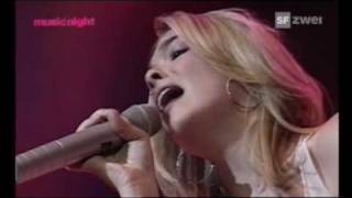 2004 LeAnn Rimes  How Do I Live [upl. by Noyes]