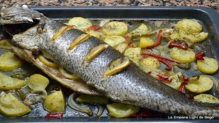 Corvina al Horno con Patatas GuarniciónPescados al Horno [upl. by Yanetruoc]