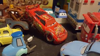 Disney Pixar Cars 3 CrashedRace Damaged Lightning McQueen Rusteze 95 Custom Review [upl. by Obaza]